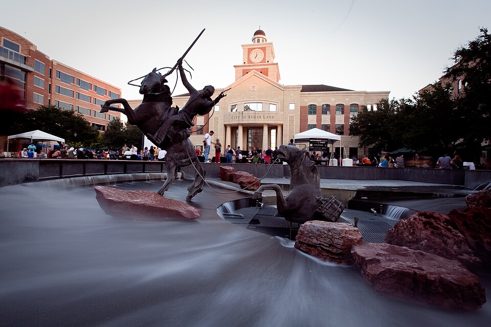 Sugar Land Town Square plaza and fountain